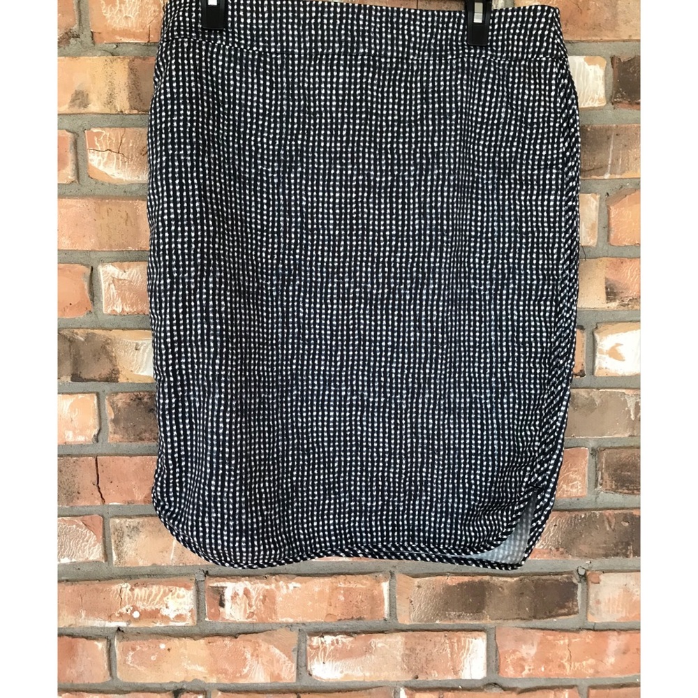 Ann Taylor LOFT Skirt    Size 10